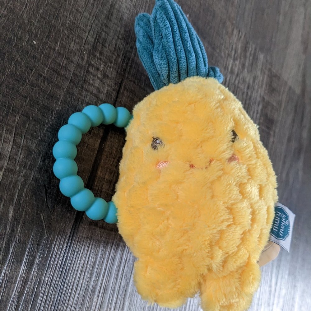 Sweetie Pineapple Rattle - Picture 3 of 3